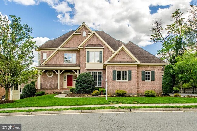 Building Photo - 9005 Edgepark Rd