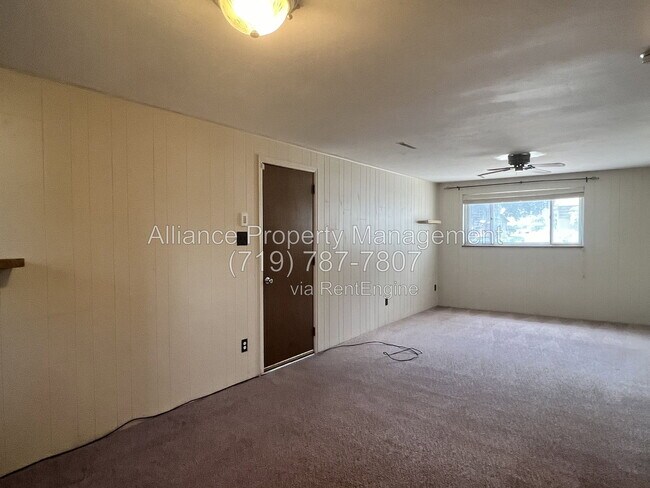 Building Photo - 1345 Pike Dr