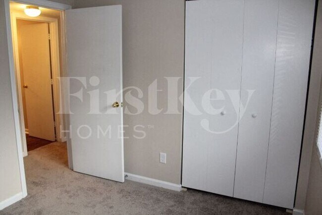 Building Photo - 8320 Stacy Lynn Ct