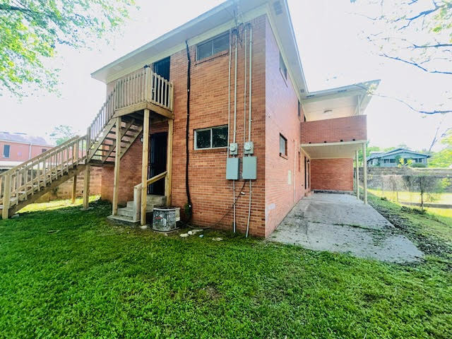 Building Photo - MLK DR