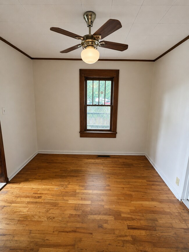 Building Photo - 214 N Marion Ave