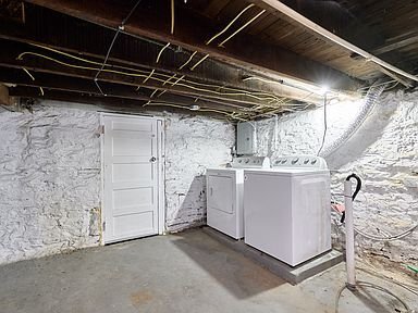 Building Photo - 4469 Mohegan Dr