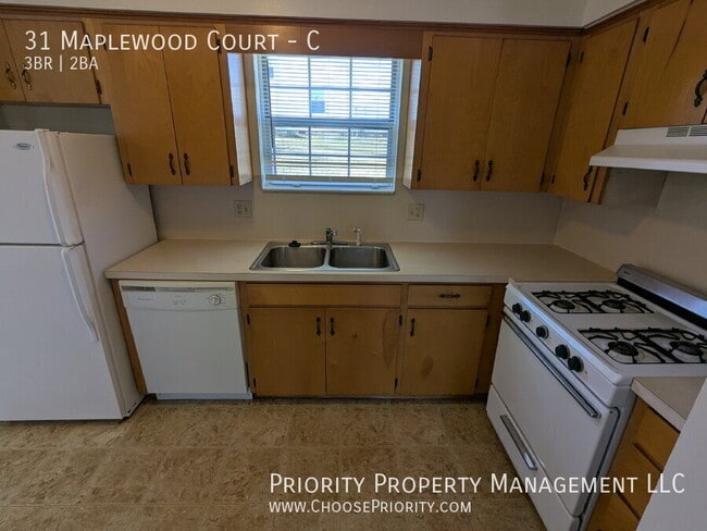Building Photo - 31 Maplewood Ct