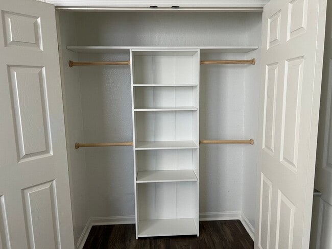 Building Photo - Spacious 3BR/2BA Gated Condo with Resort-Style Amenities!