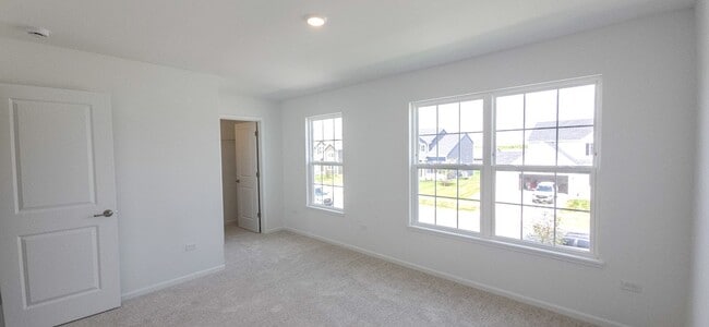 Building Photo - 8487 Redmond St