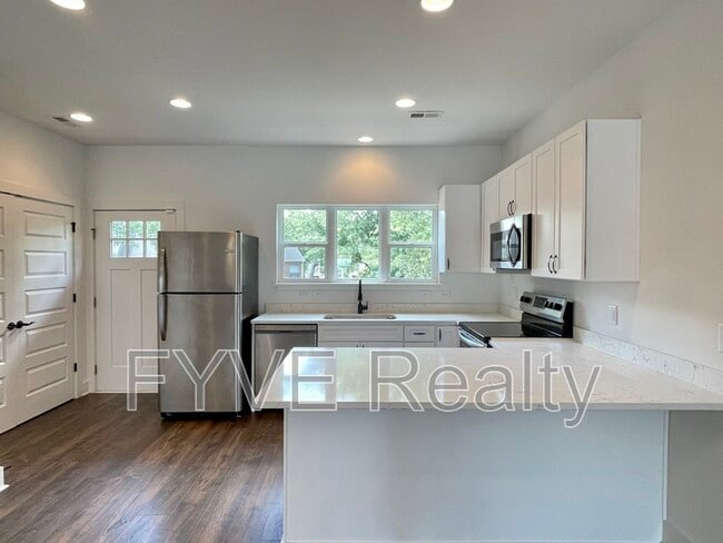 Building Photo - 300 Stewarts Ferry Pike