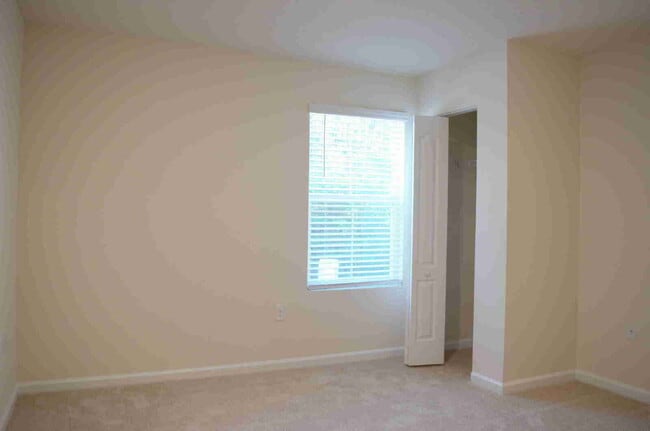 Building Photo - Stunning 3-Bedroom Townhome for Rent in Ba...