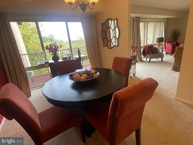 Building Photo - 8 Knoll Ridge Ct