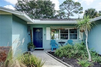 Building Photo - 905 SE Flamingo Ave