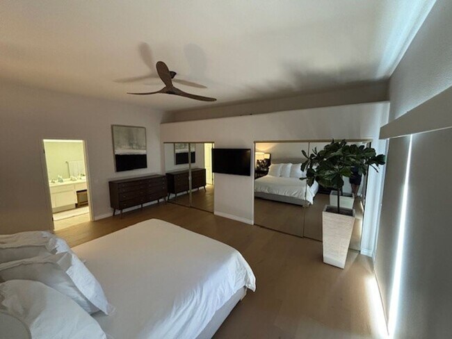 Building Photo - 3 Bedroom 2 Bath Short Term Rental August through October