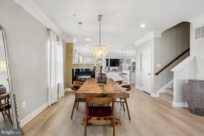 Building Photo - 402 Orchard Ridge Dr