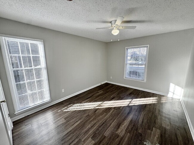 Building Photo - 6843 Amersham Dr