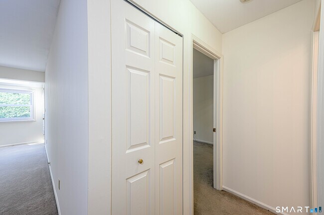 Building Photo - 1400 Hartford Tpke