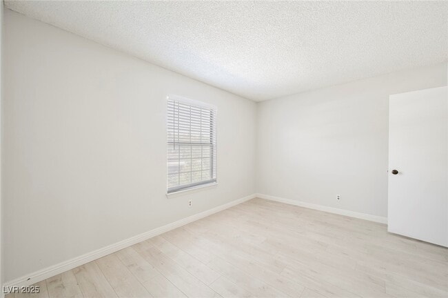 Building Photo - 3823 S Maryland Pkwy