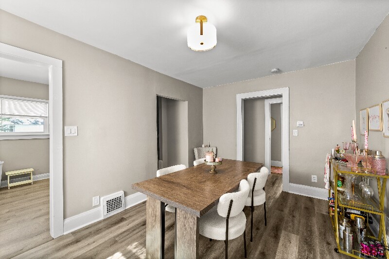 Building Photo - 1278 W 106th St