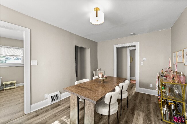 Building Photo - 1278 W 106th St