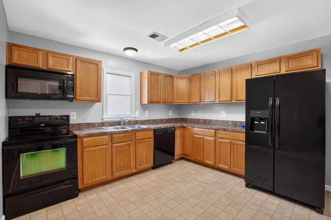 Building Photo - 40077 Big Chestnut Rd