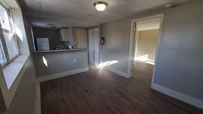 Building Photo - 23 Mechanic St