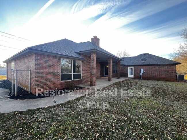 Building Photo - 113 S Mustang Rd