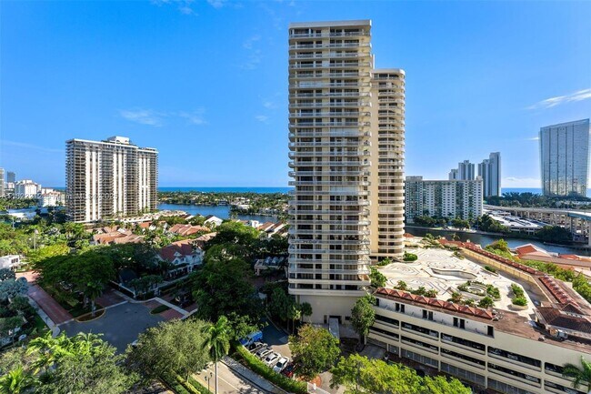 Building Photo - 19400 Turnberry Way