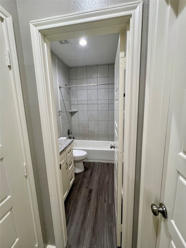 Building Photo - 9809 Leath St