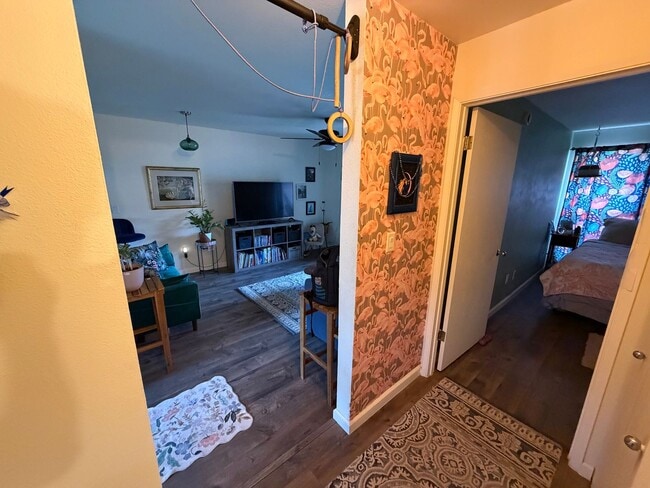 Building Photo - Iao Parkside Upstairs Condo