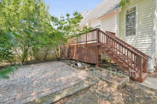 Building Photo - 109 Old Savannah Dr