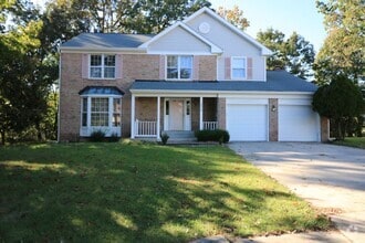 Building Photo - Spacious 4BD/2.5BA Colonial on Quiet Cul-d...