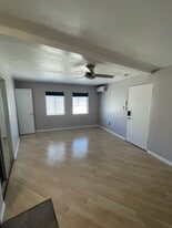 Building Photo - 1508 Dolphin St