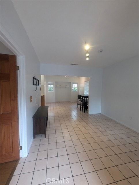 Building Photo - 1447 W 37th Pl
