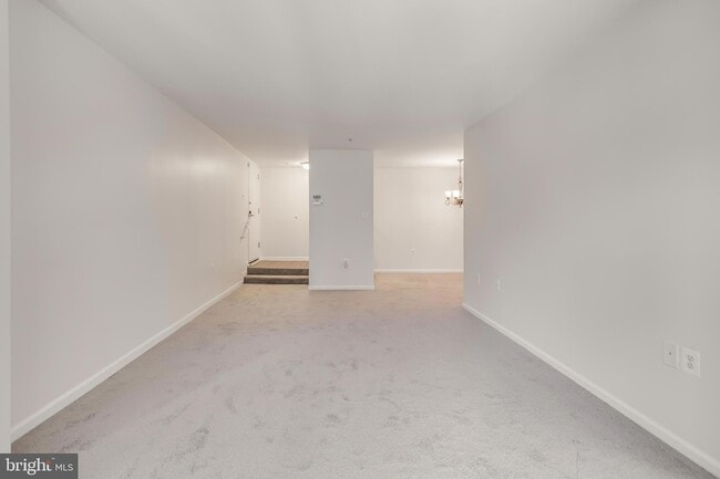 Building Photo - 7806 Hanover Pkwy