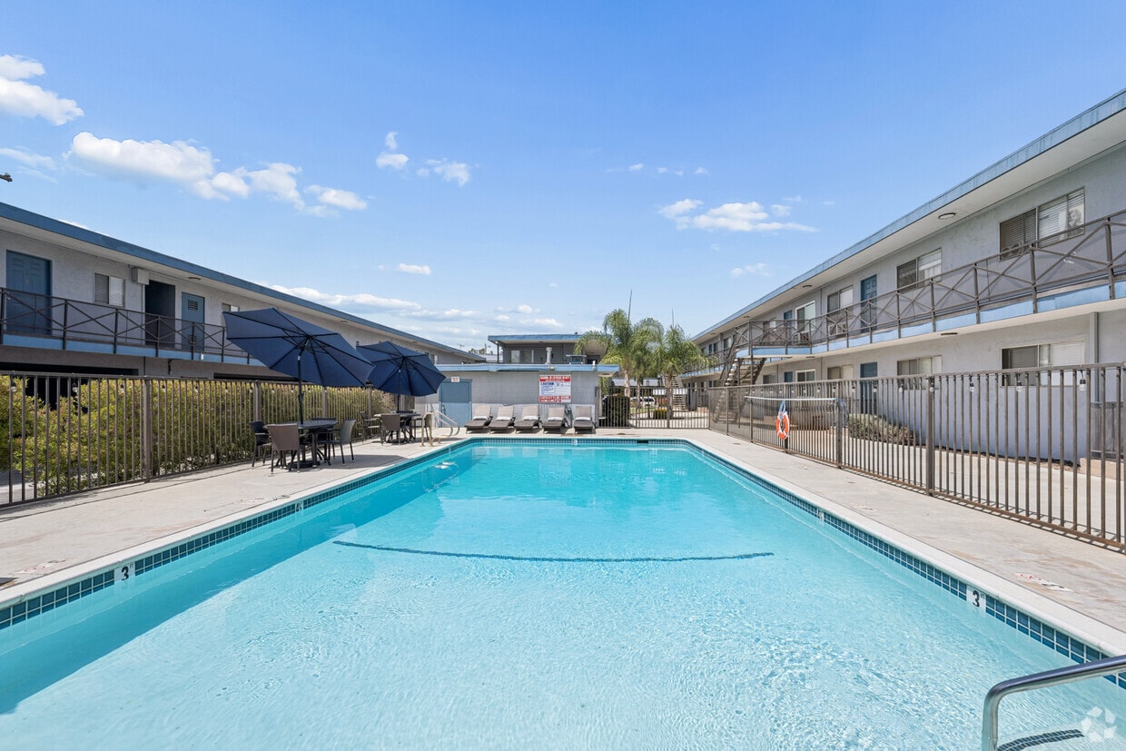 palm-view-apartments-in-azusa-