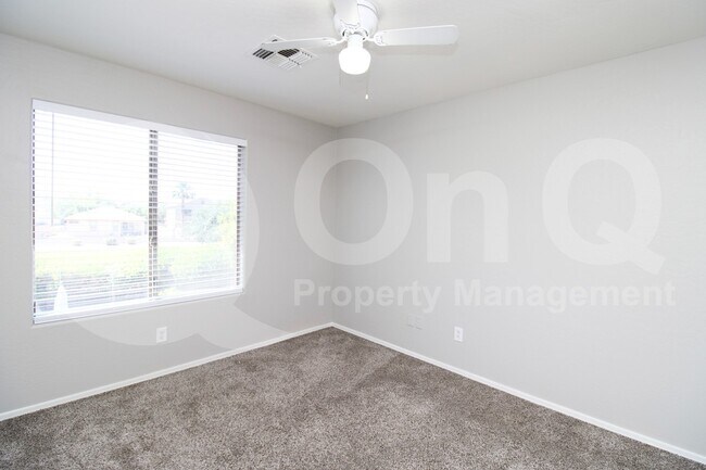 Building Photo - 1467 E Chestnut Ln