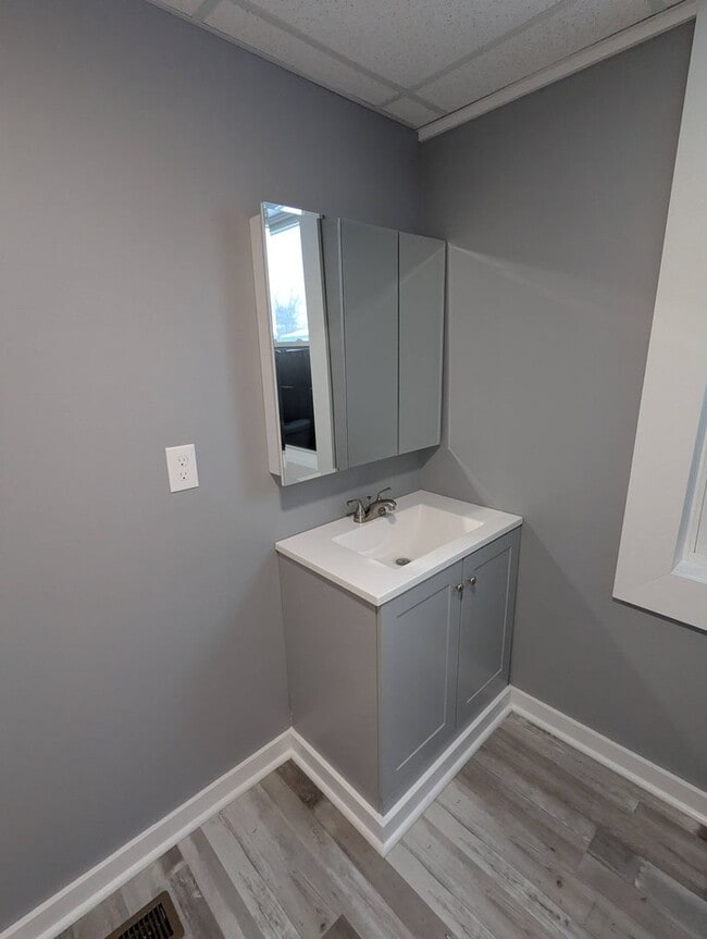 Building Photo - 19 Main St