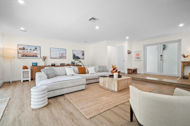 Building Photo - 2421 SW 29th Way