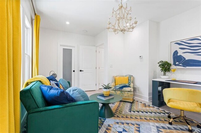 Building Photo - 724 Charles Allen Dr NE