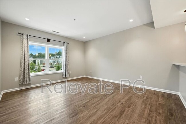 Building Photo - 1420 Ewing Pk Lp