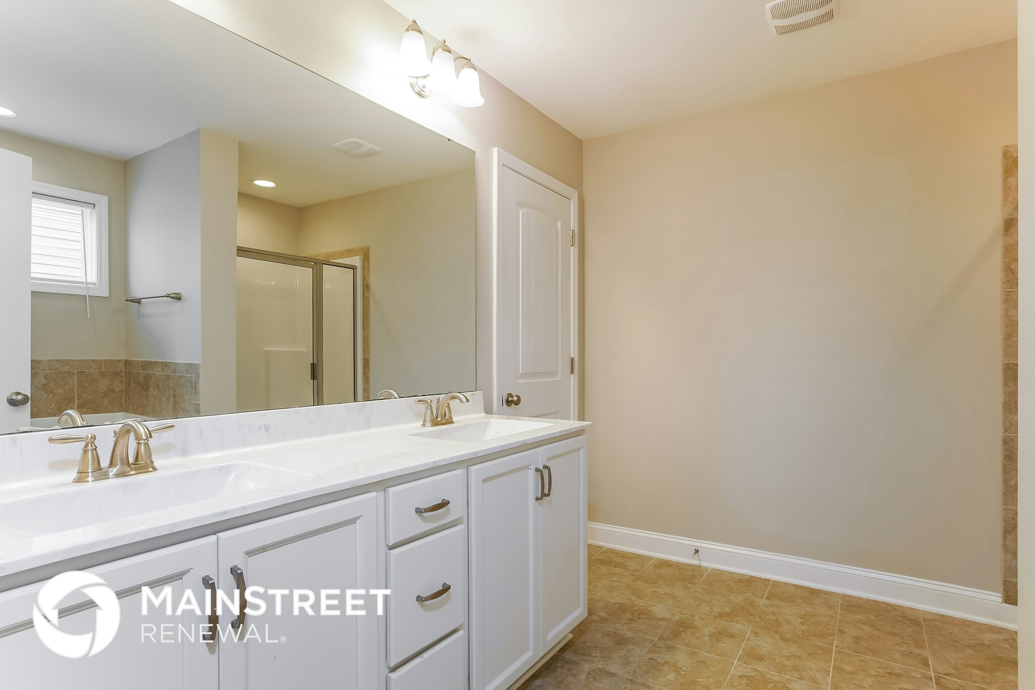 Building Photo - 418 Royal Oak Ln