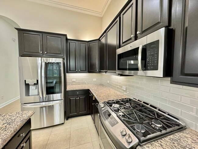 Building Photo - 45 Rinaldo Way