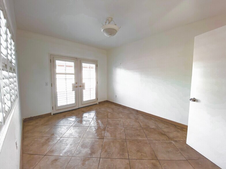 Building Photo - 7377 W 88th St
