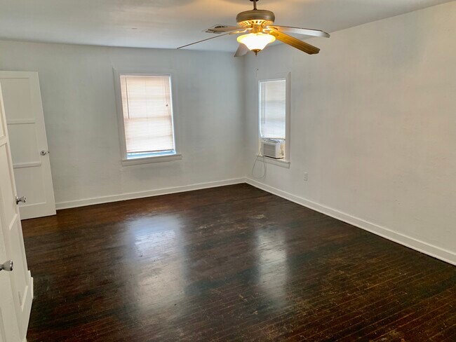 Building Photo - 2016 Dunlavy St