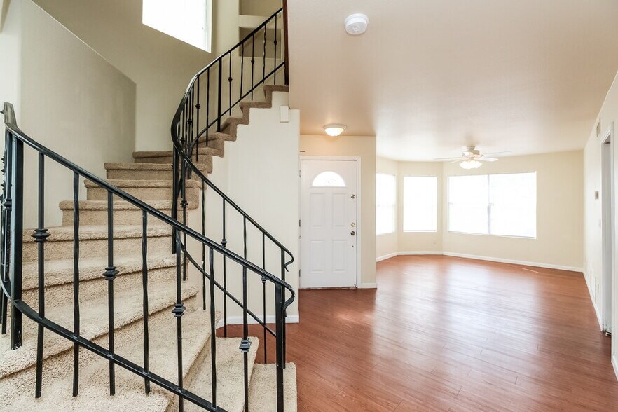 Building Photo - 3422 E Woodland Dr