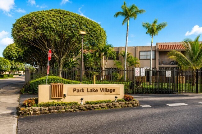 Building Photo - 240 W Park Dr