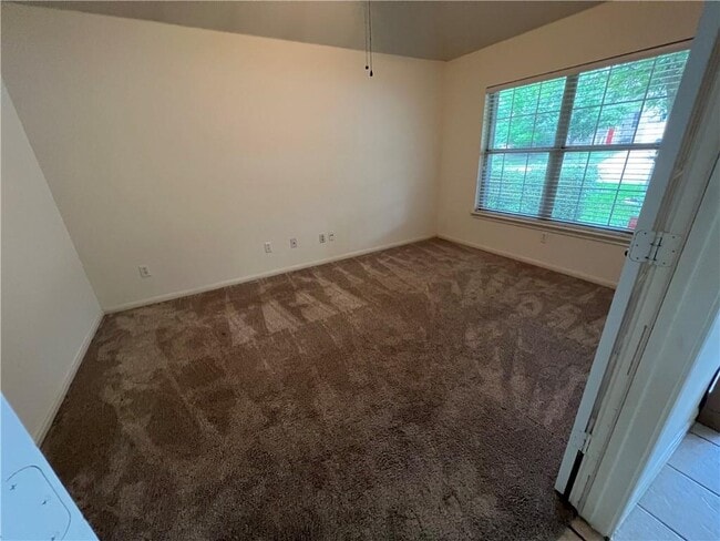 Building Photo - 507 Red Hawk Dr