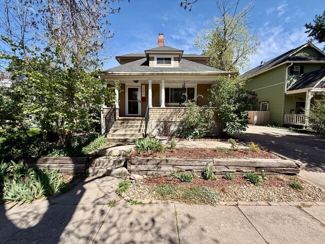 Building Photo - Distinguished 4 bed, 2 bath Bungalow in the Old North End