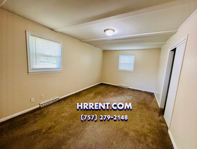 Building Photo - Beautiful 3 Bedroom 2.5 Bathroom Ranch Style Home located in the Northside area of Norfolk!