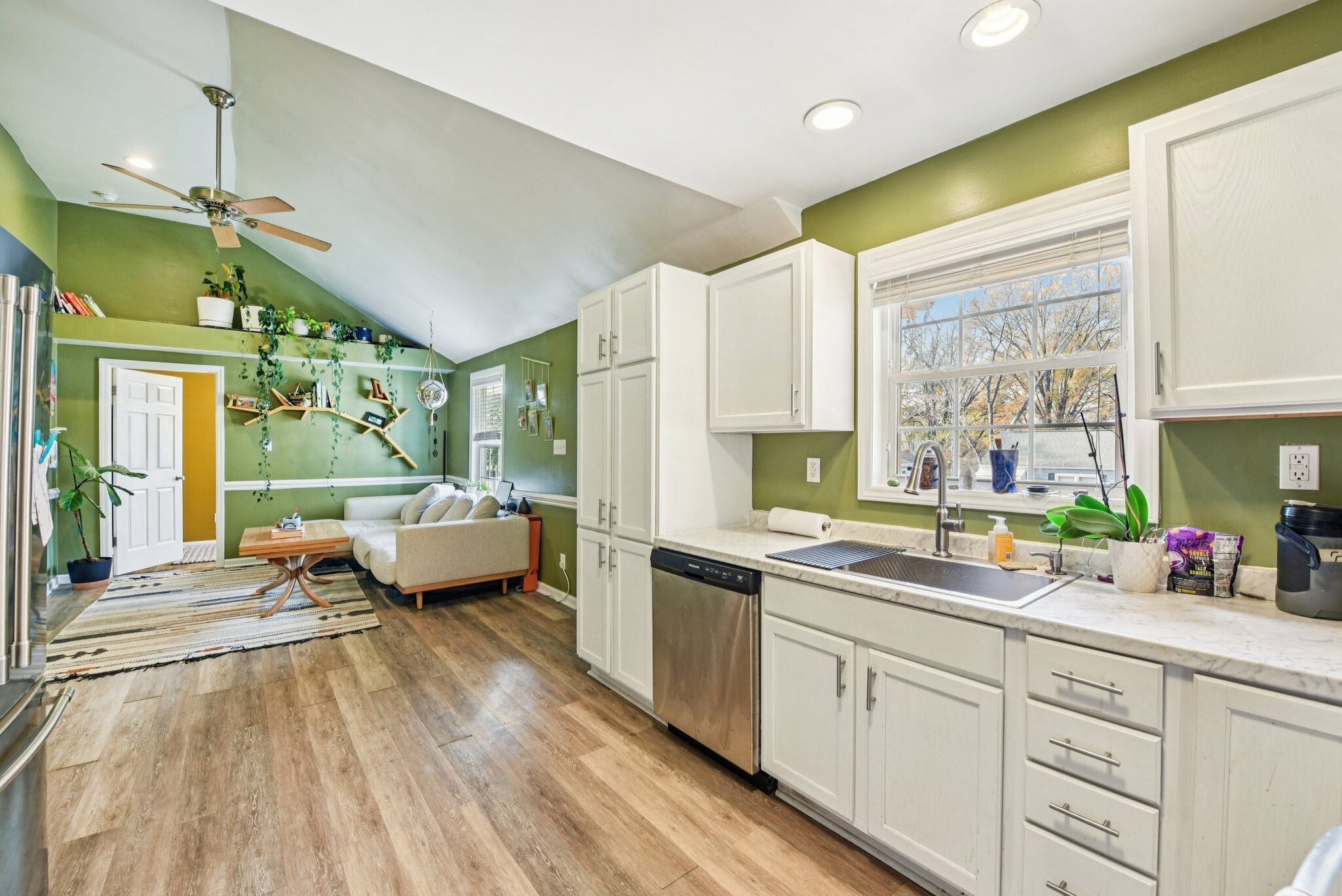 Building Photo - 162 N Smallwood Pl