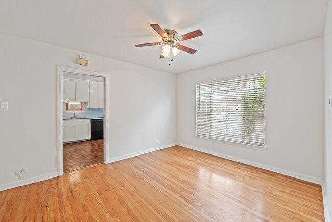 Building Photo - 417 W Gramercy Pl