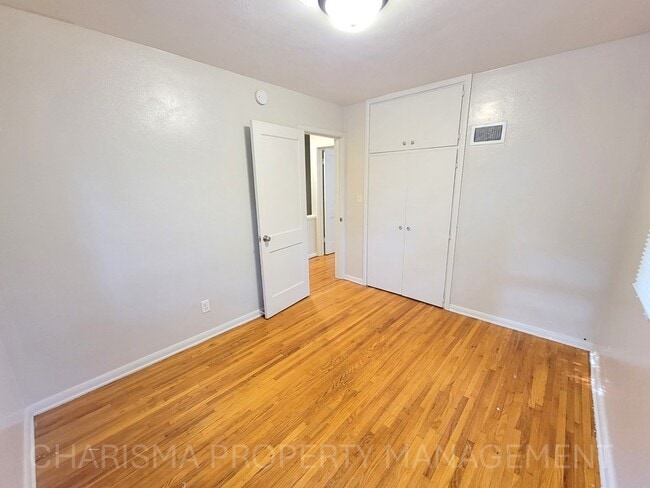Building Photo - 2012 S Covell Ave