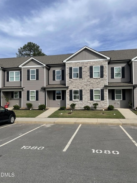 Building Photo - 1080 Peony Ln